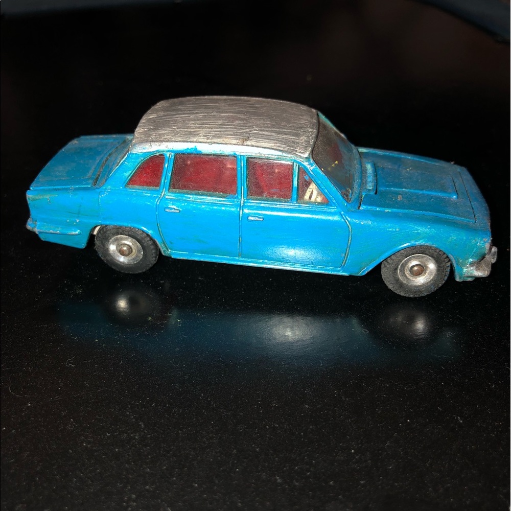 | 1963 Rare Original DINKY TOYS | Blue and White Triumph 2000 Car |